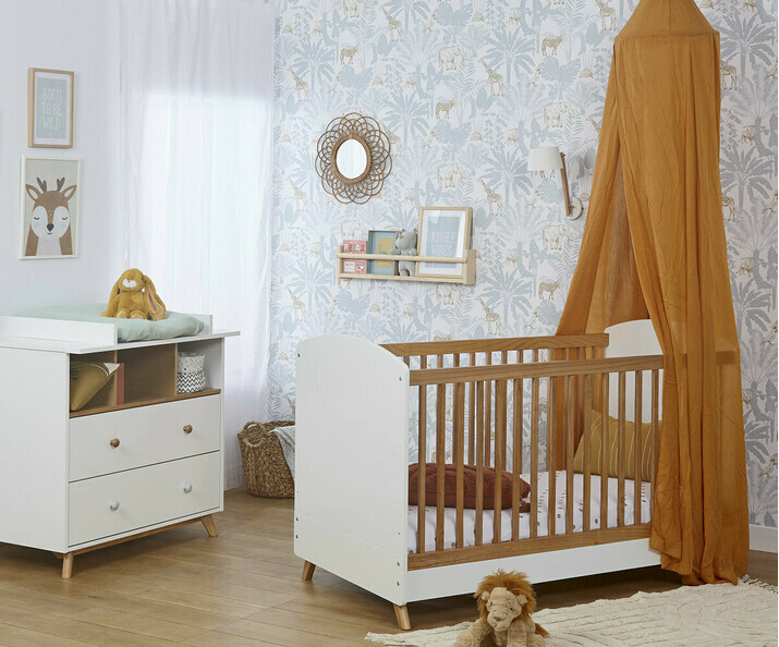 Habitación bebé completa - Feliz, blanco y madera