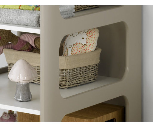 Venta de mueble cambiador con estantes y ruedas. Color lino