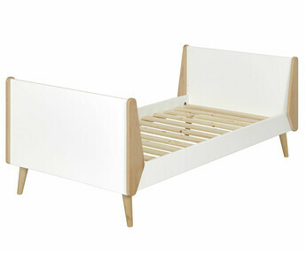 Una cama resistente con somier de lamas para brindar mayor estabilidad al colchn