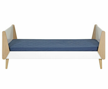 Cama juvenil con patas para los nios grandes!