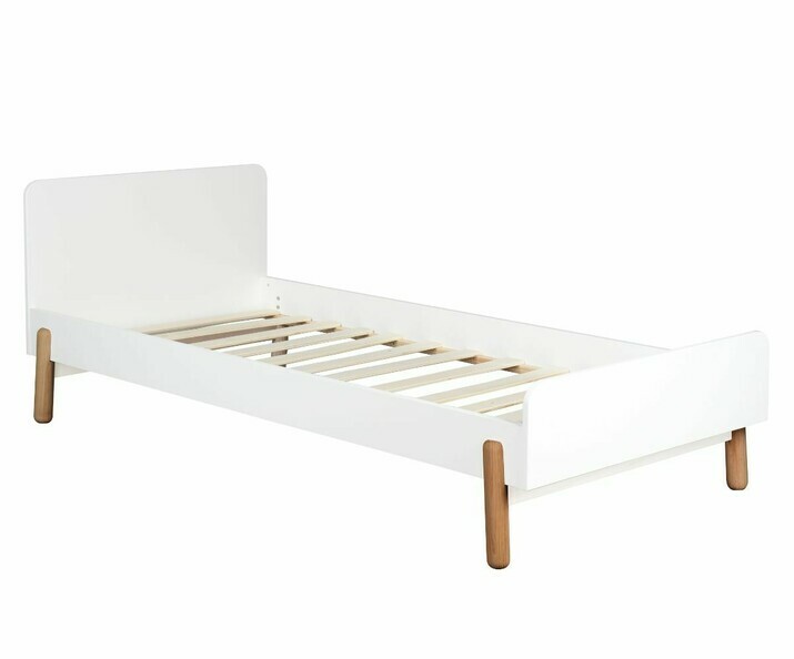 La cama infantil Alma con somier de madera maciza