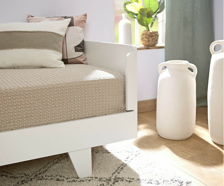 Detalle de las patas de la cama nido - Roni